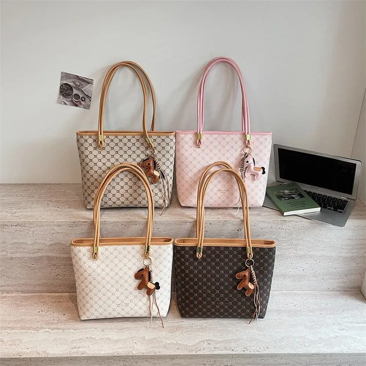 Tas Selempang Wanita Bahan PU Sintetis Tekstur Halus Grosir