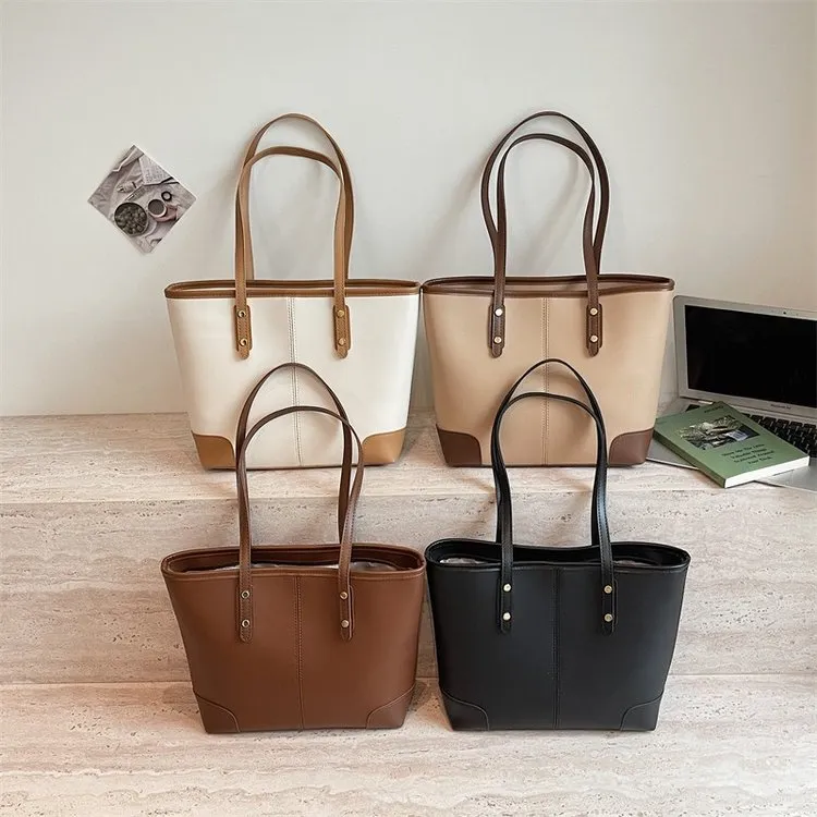 Tas Selempang Wanita Bahan PU Sintetis Tekstur Halus Grosir