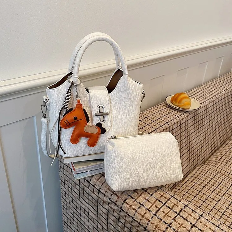 Tas Selempang Wanita Bahan PU Sintetis Tekstur Halus Grosir