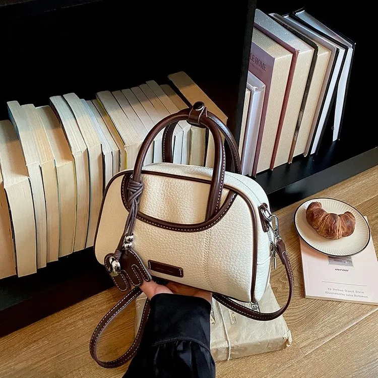 Tas Selempang Wanita Bahan PU Sintetis Tekstur Halus Grosir