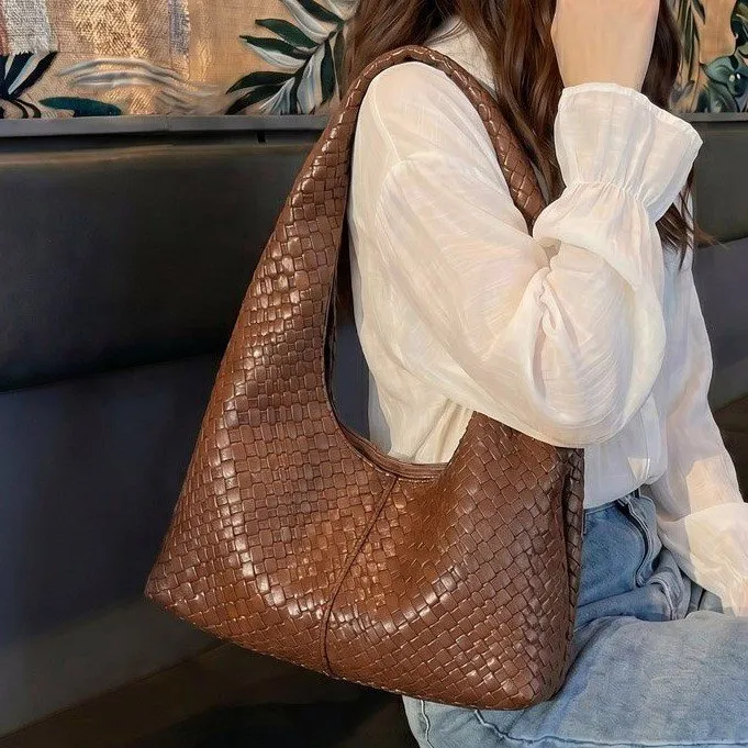 Tas Selempang Wanita Bahan PU Sintetis Tekstur Halus Grosir