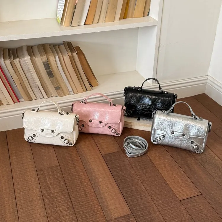 Tas Selempang Wanita Bahan PU Sintetis Tekstur Halus Grosir