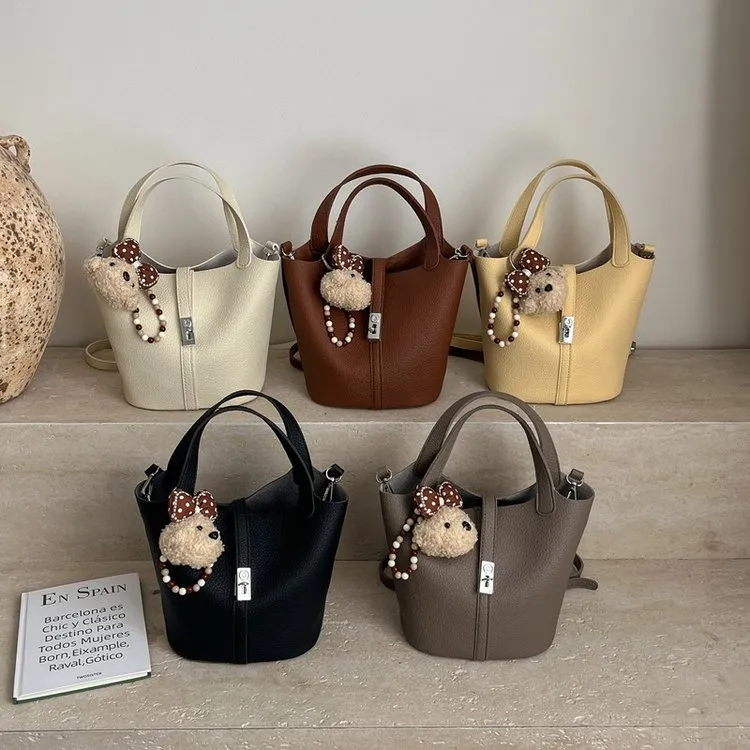 Tas Selempang Wanita Bahan PU Sintetis Tekstur Halus Grosir