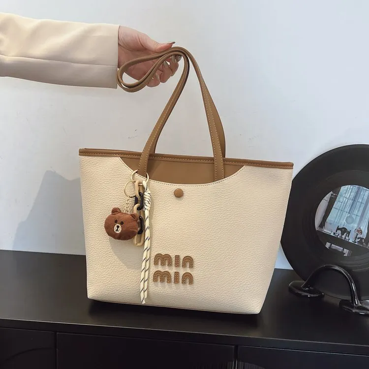 Tas Selempang Wanita Bahan PU Sintetis Tekstur Halus Grosir