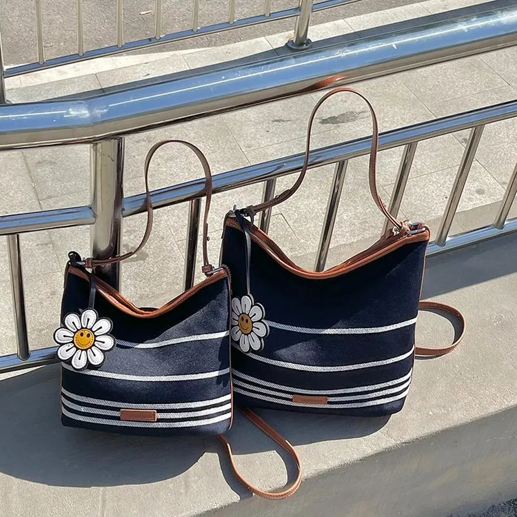 Tas Selempang Wanita Bahan PU Sintetis Tekstur Halus Grosir